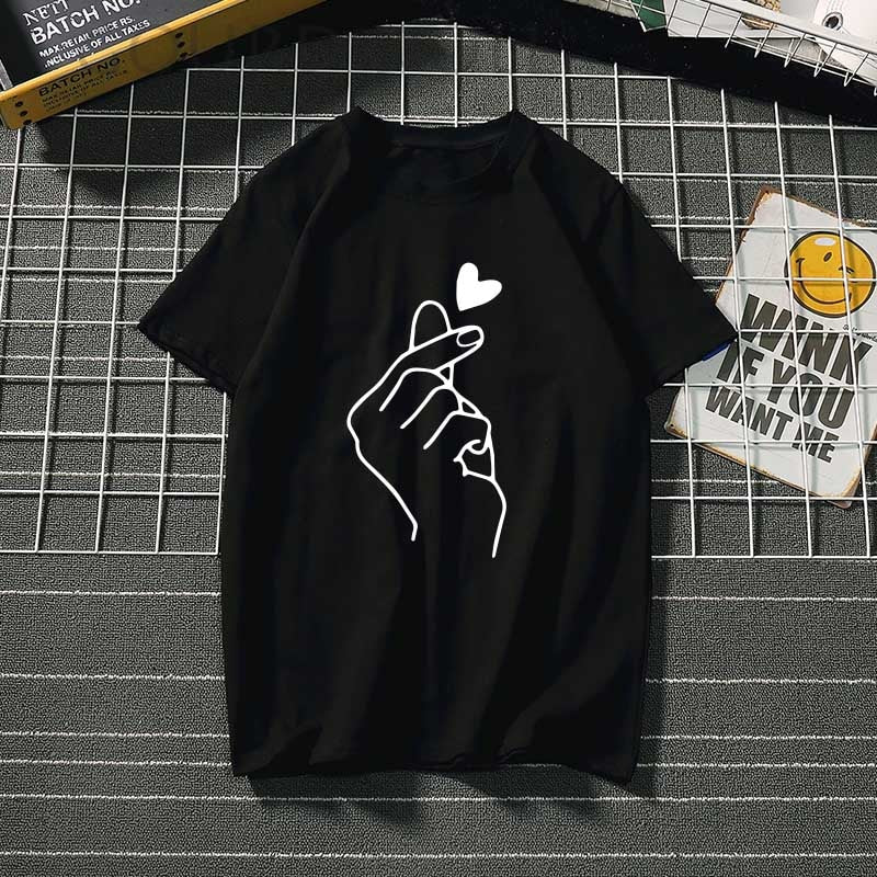 Koszulka T-Shirt Z Naszywką Ręka Z Sercem