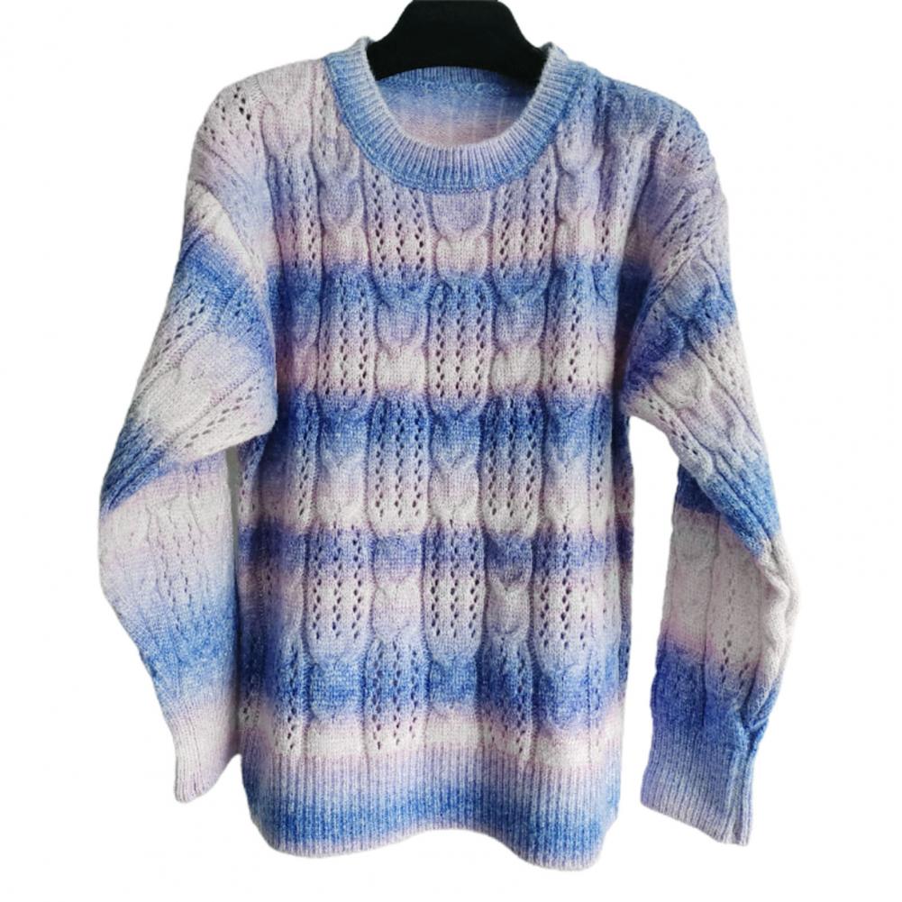 Sweter Dziergany Z Ozdobnym Splotem